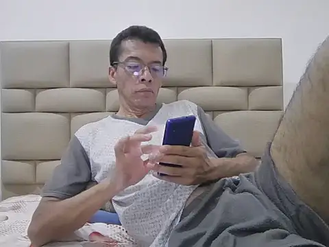 Snapshot of skinnylatino51 chatting on 02-03-26, 01:15 skinnylatino51 online show from 02-03-26, 01:15