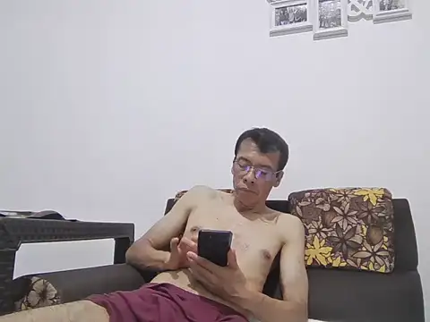 Snapshot of skinnylatino51 chatting on 07-20-26, 01:20 skinnylatino51 online show from 07-20-26, 01:20
