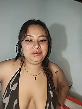 Snapshot of Damii_001 chatting on 05-28-26, 05:16 Damii 001 online show from 05-28-26, 05:16