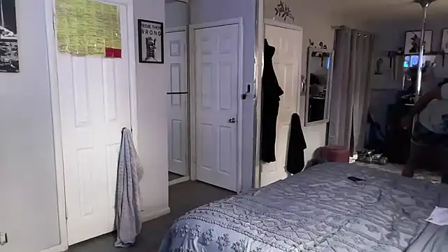 Snapshot of sexyred77713 chatting on 02-20-26, 09:15 sexyred77713 online show from 02-20-26, 09:15