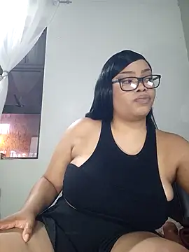 Snapshot of MadamPinky chatting on 11-23-25, 06:08 MadamPinky online show from 11-23-25, 06:08