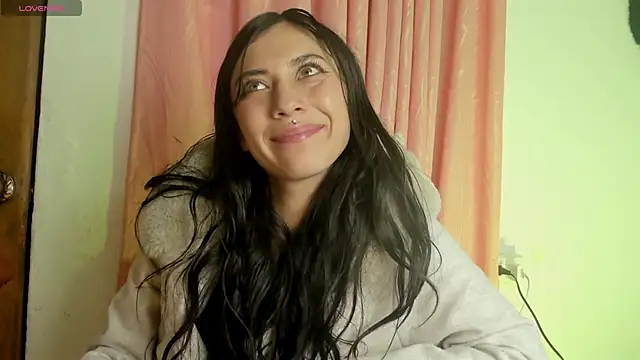 Alanaloiiss  online show from 04-16-26, 02:23