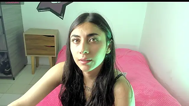 Snapshot of Alanaloiiss_ chatting on 06-24-26, 09:58 Alanaloiiss online show from 06-24-26, 09:58