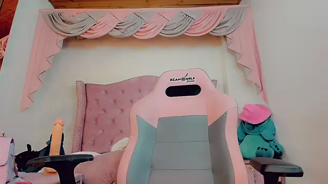  Abby white  online show from 11-19-25, 09:04