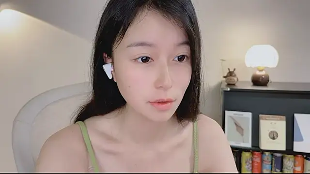 Onechestnut online show from 04-22-26, 05:10