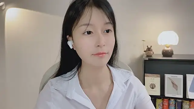 Onechestnut online show from 04-24-26, 05:10
