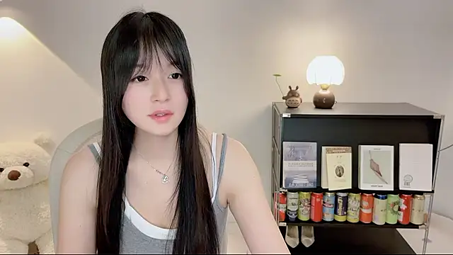 Snapshot of Onechestnut chatting on 06-14-26, 12:40 Onechestnut online show from 06-14-26, 12:40