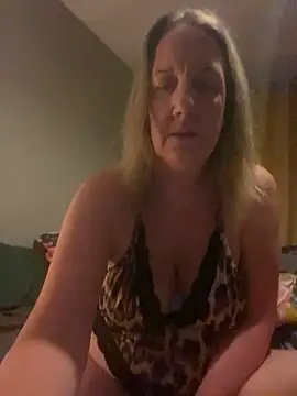 Snapshot of X-Victoria-X chatting on 11-03-25, 05:20 X-Victoria-X online show from 11-03-25, 05:20