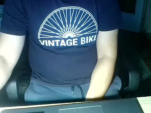 Snapshot of zee06 chatting on 10-23-25, 03:22 zee06 online show from 10-23-25, 03:22