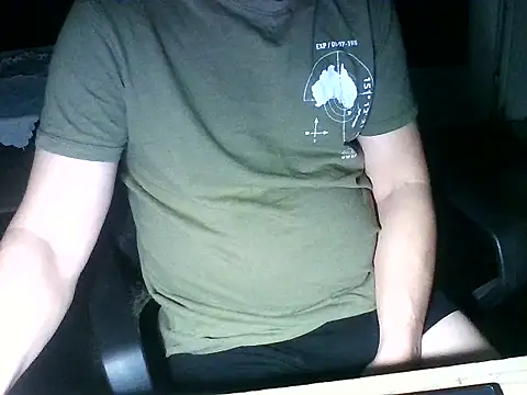 Snapshot of zee06 chatting on 11-25-25, 08:42 zee06 online show from 11-25-25, 08:42