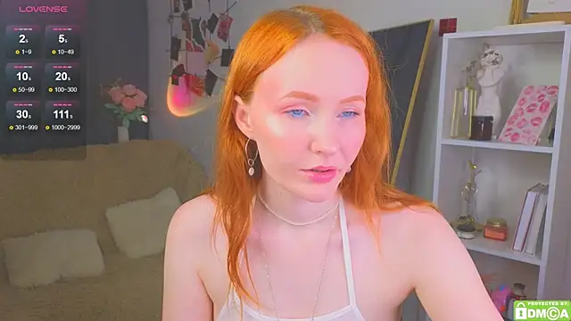 Snapshot of JoyceJones chatting on 10-10-25, 07:24 JoyceJones online show from 10-10-25, 07:24