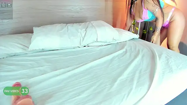 alexamonroe  online show from 10-22-25, 09:58