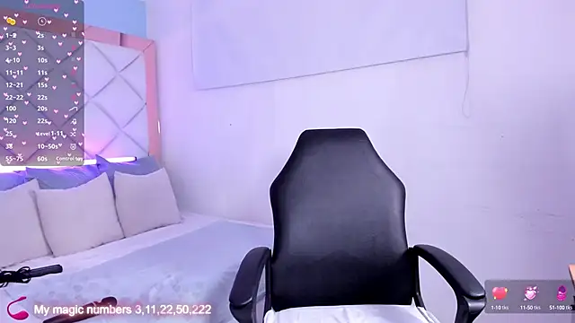 Snapshot of molly_gomezz chatting on 09-23-25, 11:08 molly gomezz online show from 09-23-25, 11:08