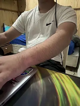 Snapshot of Brinquedo-da-zoe chatting on 02-25-26, 03:38 Brinquedo-da-zoe online show from 02-25-26, 03:38