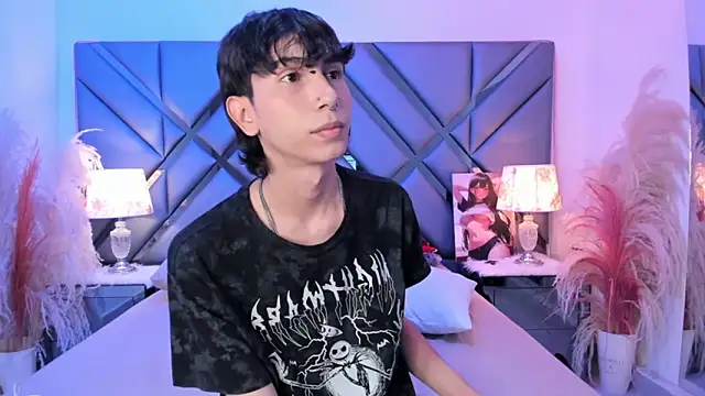 Milan LewisS online show from 04-15-26, 12:56