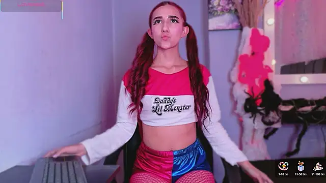 Snapshot of NataliaPrada_s chatting on 10-31-25, 07:04 NataliaPrada s online show from 10-31-25, 07:04