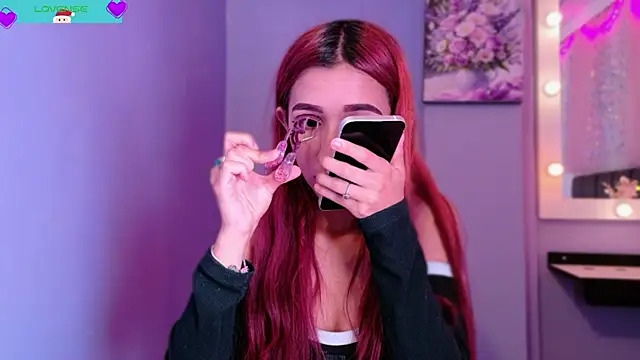 Snapshot of NataliaPrada_s chatting on 12-15-25, 04:11 NataliaPrada s online show from 12-15-25, 04:11