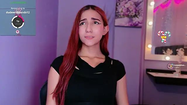 Snapshot of NataliaPrada_s chatting on 12-19-25, 05:20 NataliaPrada s online show from 12-19-25, 05:20