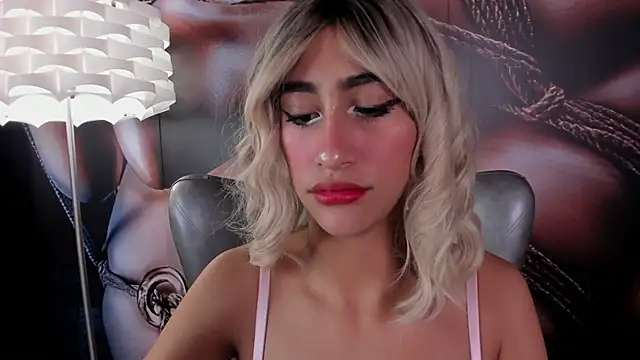 Snapshot of miss___taylor chatting on 03-26-26, 02:17 miss taylor online show from 03-26-26, 02:17