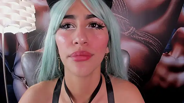 Snapshot of miss___taylor chatting on 03-27-26, 02:28 miss taylor online show from 03-27-26, 02:28