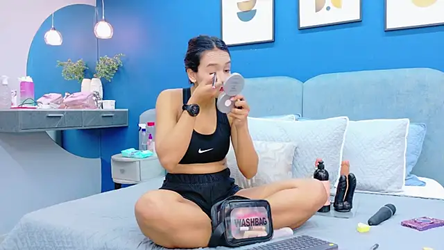 lixie peyton online show from 11-26-25, 12:17