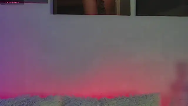 AlysonHuxley  online show from 01-10-26, 05:48