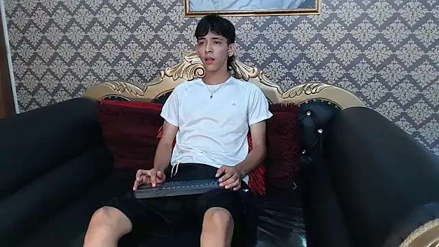 Sebas cat online show from 09-13-25, 07:57