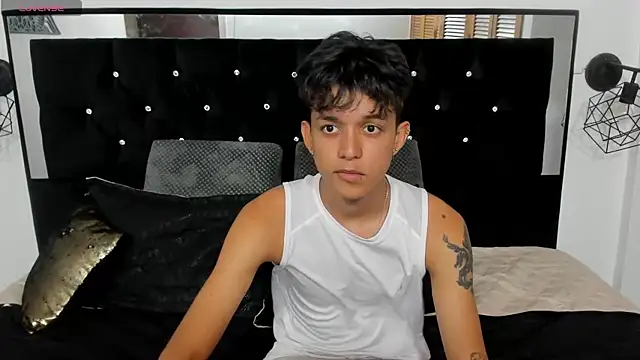 Sebas cat online show from 10-28-25, 02:48