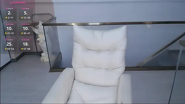 Snapshot of kiko-vv chatting on 09-19-25, 02:18 kiko-vv online show from 09-19-25, 02:18