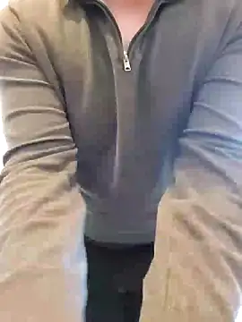 Snapshot of Bimbo_Boi chatting on 09-16-25, 08:04 Bimbo Boi online show from 09-16-25, 08:04