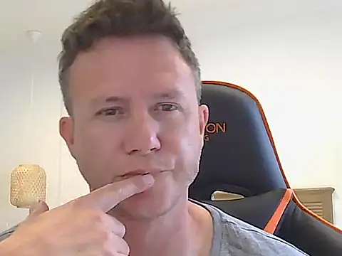 Snapshot of TroyDieselXXX chatting on 10-20-25, 06:36 TroyDieselXXX online show from 10-20-25, 06:36