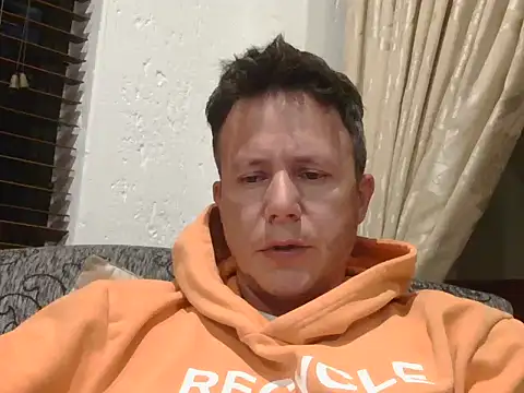 Snapshot of TroyDieselXXX chatting on 11-02-25, 06:32 TroyDieselXXX online show from 11-02-25, 06:32