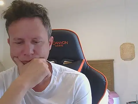 Snapshot of TroyDieselXXX chatting on 11-10-25, 04:44 TroyDieselXXX online show from 11-10-25, 04:44