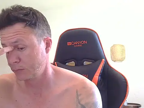 Snapshot of TroyDieselXXX chatting on 11-21-25, 11:09 TroyDieselXXX online show from 11-21-25, 11:09