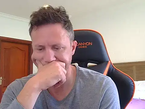 Snapshot of TroyDieselXXX chatting on 11-22-25, 05:39 TroyDieselXXX online show from 11-22-25, 05:39