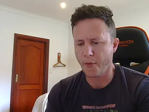 Snapshot of TroyDieselXXX chatting on 11-24-25, 05:07 TroyDieselXXX online show from 11-24-25, 05:07