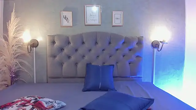 GiannaSlimJB online show from 11-26-25, 03:29