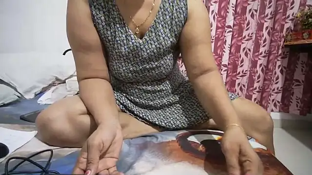 Snapshot of methu01 chatting on 10-22-25, 12:33 methu01 online show from 10-22-25, 12:33