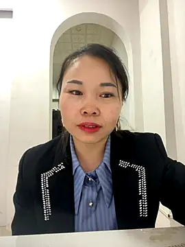 xlj4523 online show from 10-28-25, 09:02