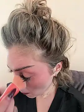 Snapshot of KellyKeler chatting on 01-18-26, 10:41 KellyKeler online show from 01-18-26, 10:41