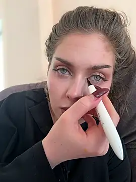 Snapshot of KellyKeler chatting on 02-04-26, 10:10 KellyKeler online show from 02-04-26, 10:10