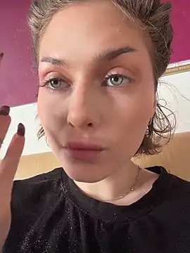 Snapshot of KellyKeler chatting on 02-13-26, 11:17 KellyKeler online show from 02-13-26, 11:17