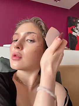 Snapshot of KellyKeler chatting on 02-14-26, 10:23 KellyKeler online show from 02-14-26, 10:23