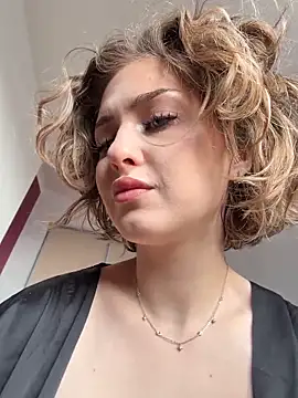 Snapshot of KellyKeler chatting on 02-28-26, 12:39 KellyKeler online show from 02-28-26, 12:39