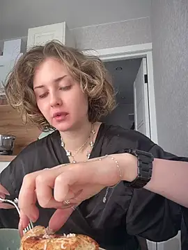 KellyKeler online show from 07-18-26, 11:03
