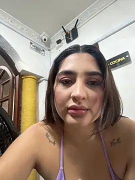 Snapshot of JasmineRhodes chatting on 11-19-25, 01:00 JasmineRhodes online show from 11-19-25, 01:00