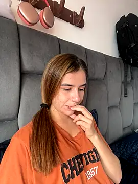 Snapshot of AllieYourGirl chatting on 11-15-25, 04:47 AllieYourGirl online show from 11-15-25, 04:47