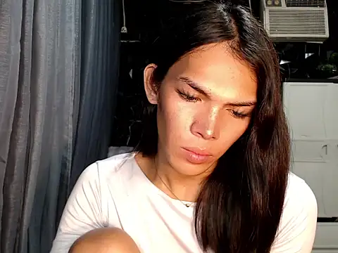 ladyhotcuming online show from 06-04-26, 07:20