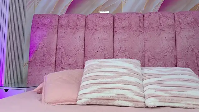emmacurvy online show from 06-08-26, 03:07