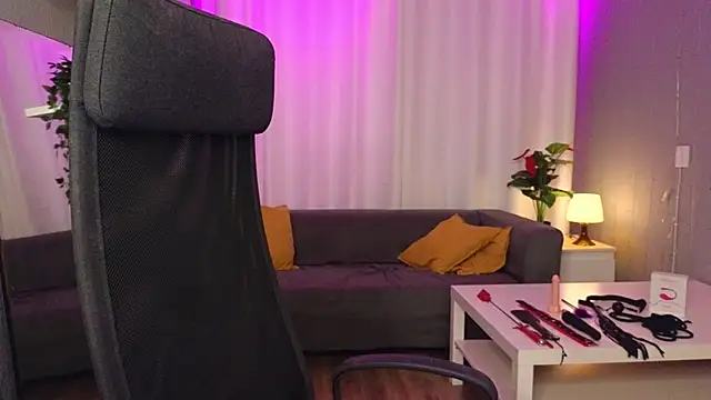 Snapshot of lika_haris chatting on 09-28-25, 03:28 lika haris online show from 09-28-25, 03:28